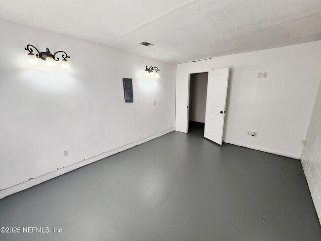 Building Photo - 7127 Prellie St