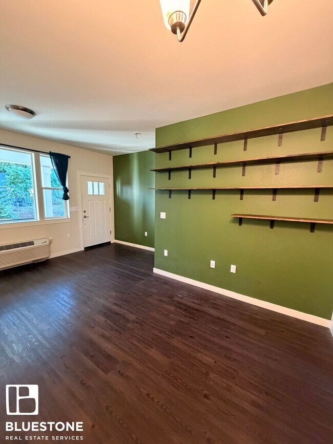 Building Photo - 130 NE 109th Ave