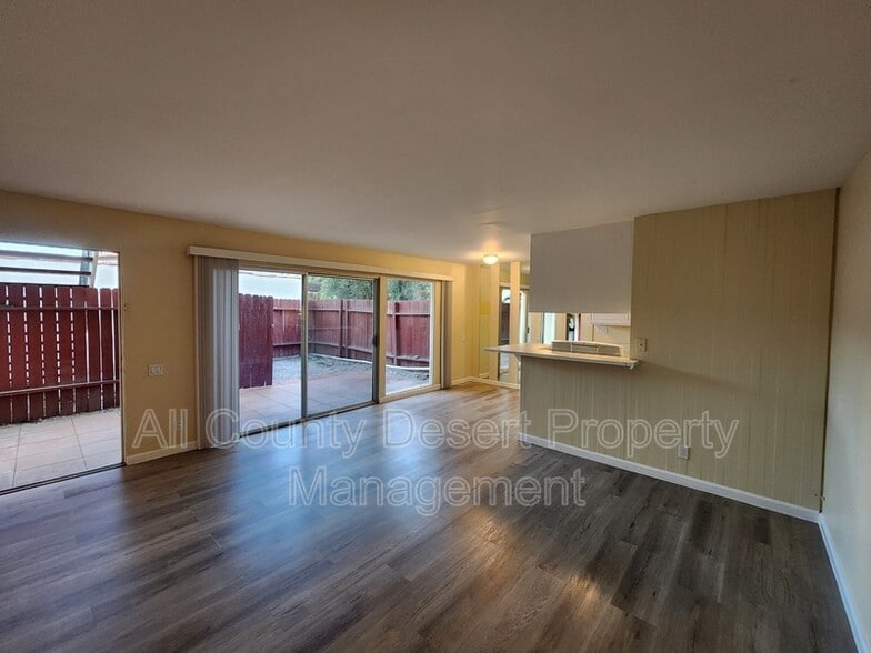 Building Photo - 550 El Cielo Rd