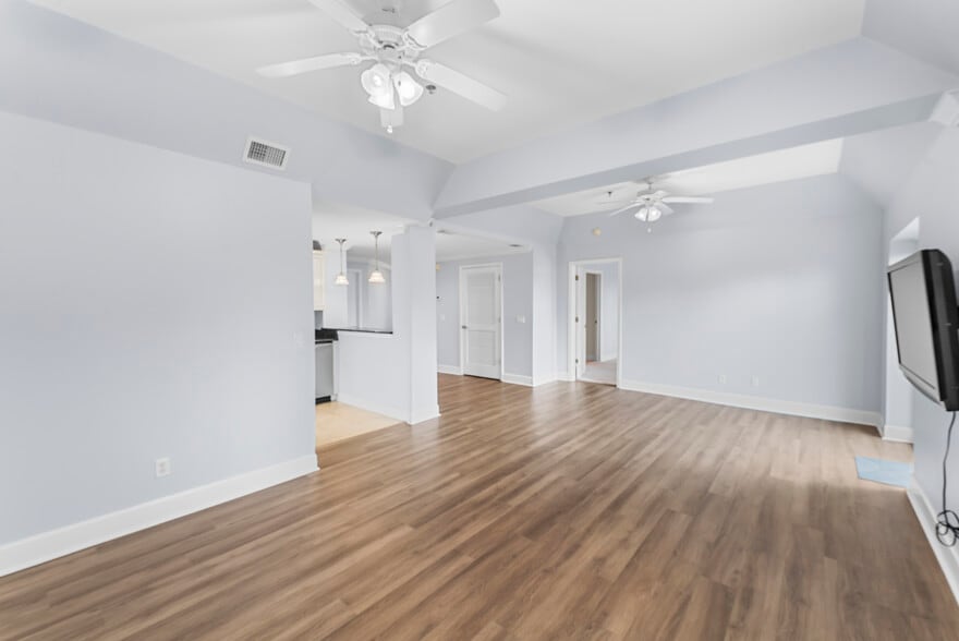 Building Photo - 700 Wilmington Island Rd