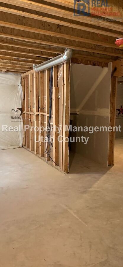 Building Photo - 4844 Breezy Patch Rd