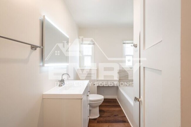 Building Photo - Remodeled 3 Bed 1 Bath Spanish-Style Gem for Rent