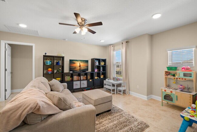 Building Photo - Beautiful Home For Rent in Berry Bay with ...