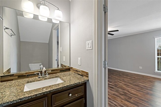 Building Photo - 542 Birdsong Dr