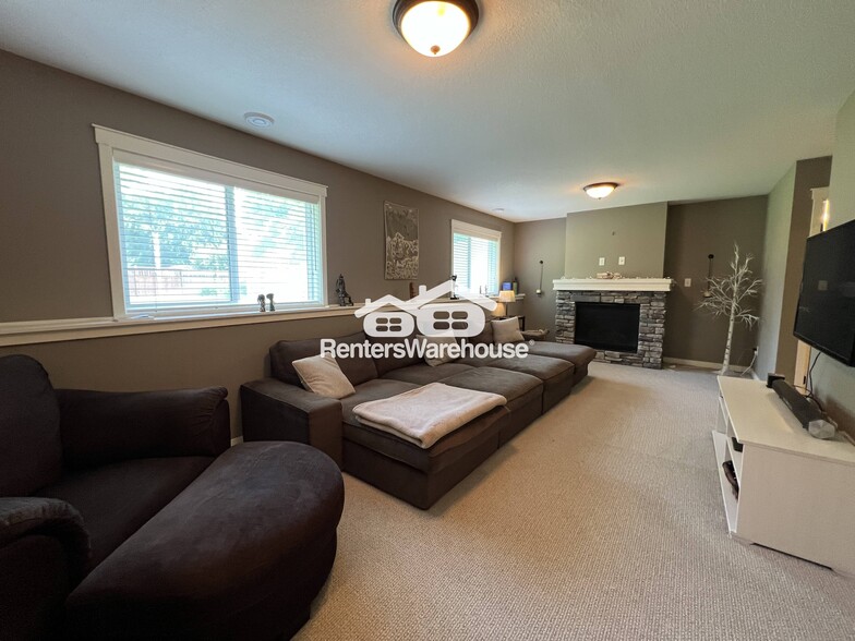 Building Photo - 1236 1st St