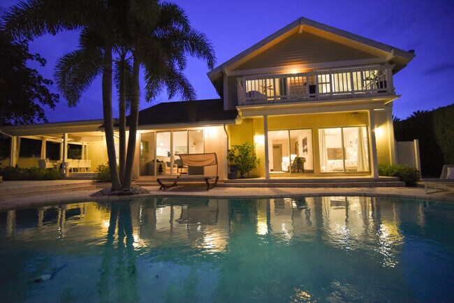 Building Photo - 3001 Jasmine Ct