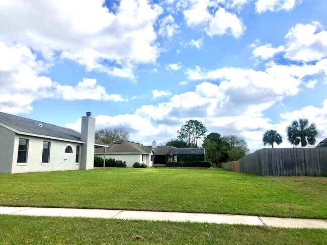Building Photo - GREAT 3/2 HOME IN OVIEDO STILLWATER SUBDIVISION