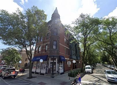 Primary Photo - 825 W Armitage Ave