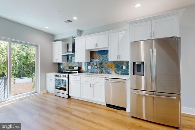 Building Photo - 511 N Paxon St