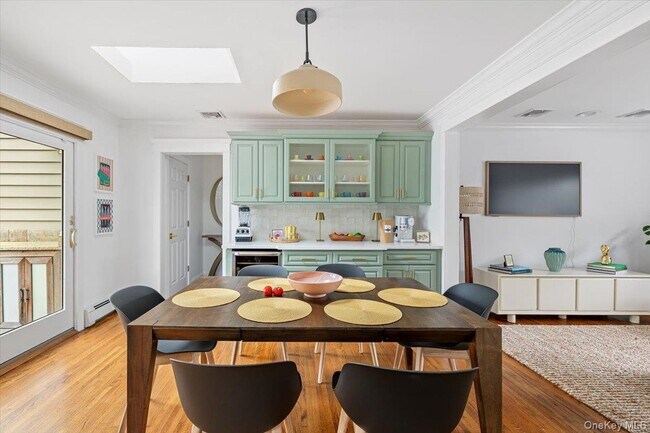 Building Photo - 13 Colonial Ln