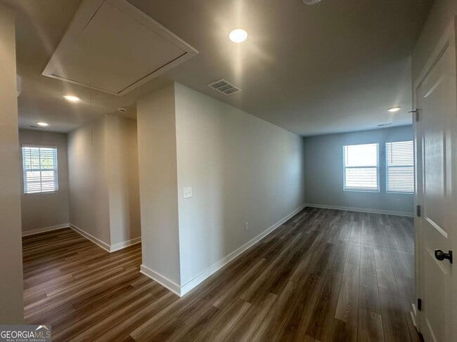 Building Photo - 2088 Brookhill Wy