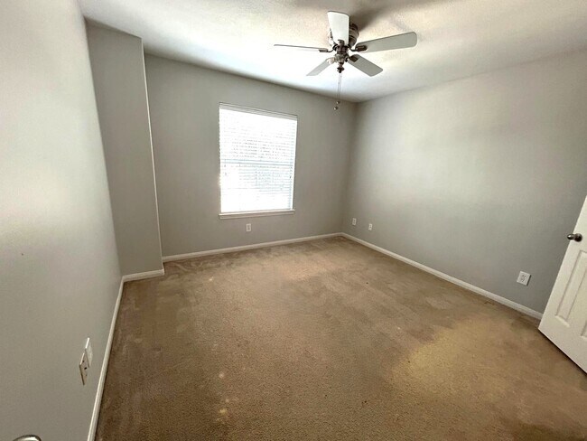 Building Photo - 25207 Diamond Ranch Dr