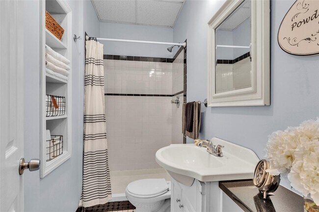 Building Photo - 22 Lauro Ridge Ct