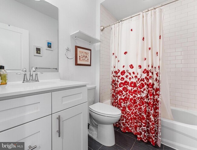 Building Photo - 2013 E York St