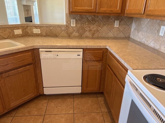 Building Photo - 6109 Lolly Loop