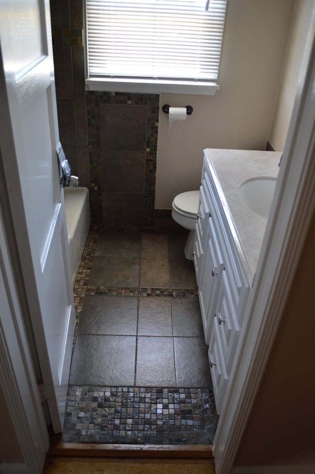 Building Photo - 7363 W Manchester Ave