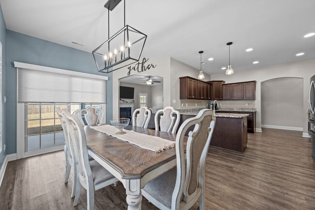 Building Photo - 878 Stormy Gale Ln