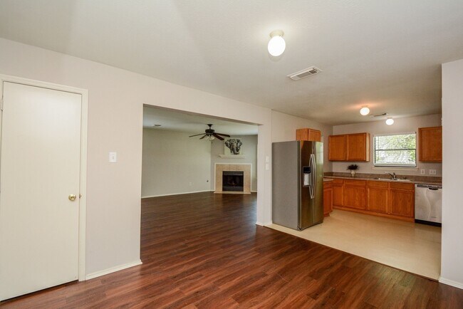 Building Photo - 6835 Lower Arrow Dr