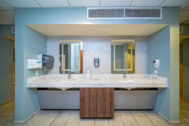 Building Photo - 3308 Parliament Cove