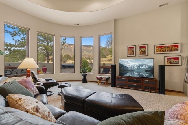 Building Photo - 13415 Pino Ridge Pl NE