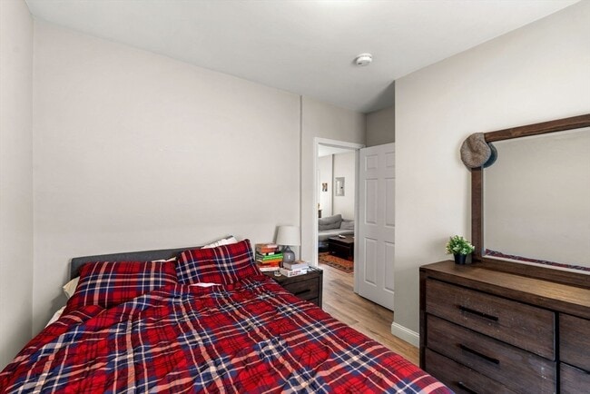 Building Photo - 397 K St