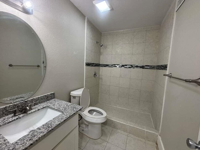 Building Photo - 1303 Philadelphia St