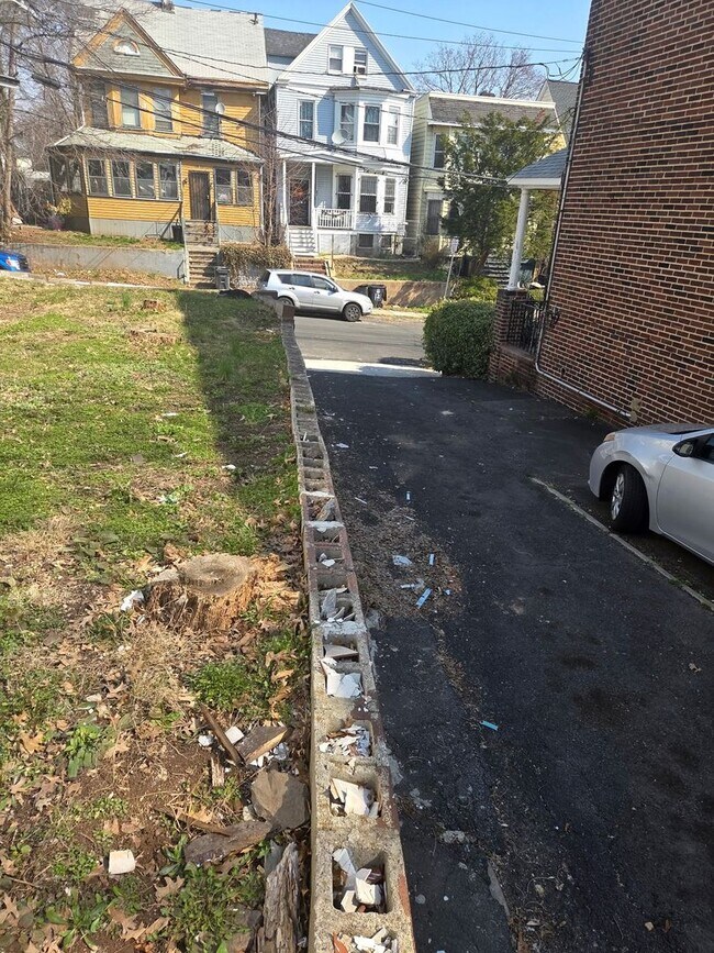 Building Photo - 20-22-22 Rockland Terrace