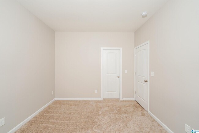 Building Photo - 4849 Cove Ln