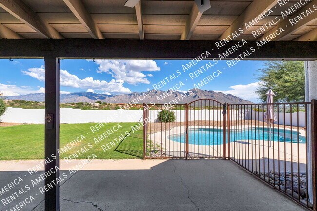 Building Photo - 10698 N Thunder Hill Pl