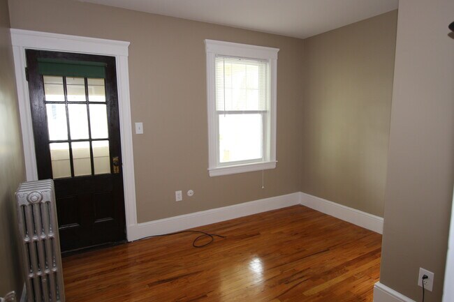 office with private porch - 5 Manning St