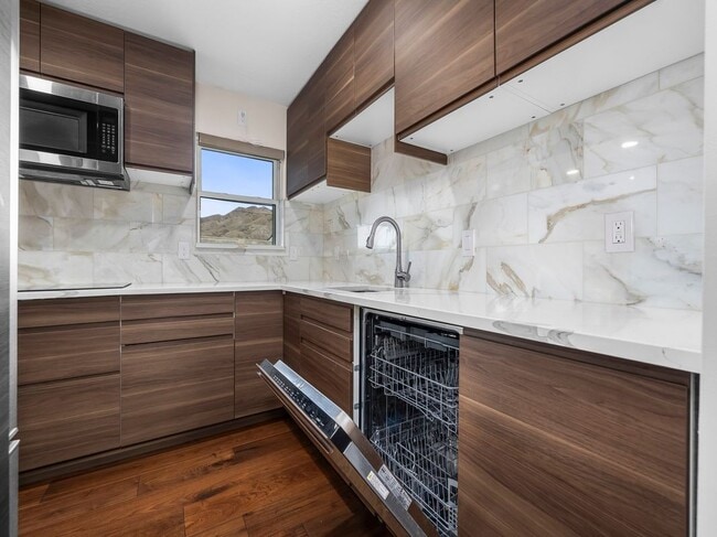 Building Photo - 2885 E Loran Heights Dr