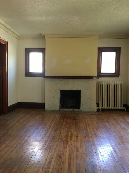 Building Photo - 2600 Emerson Ave S