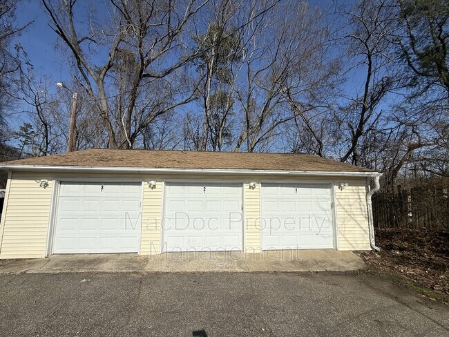 Building Photo - 265 Butler Rd