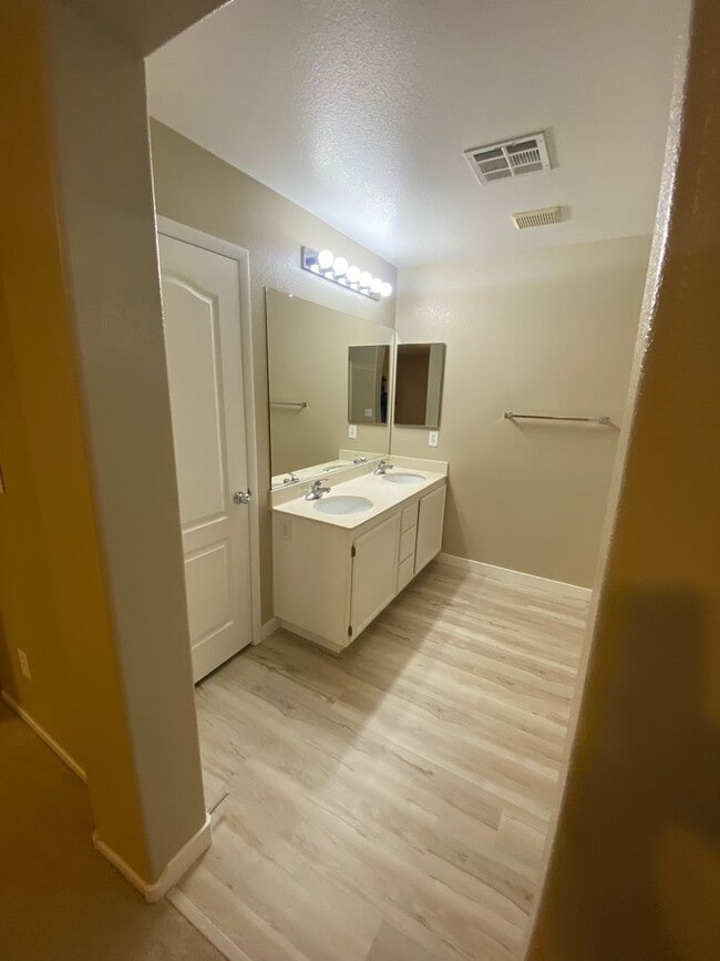 Building Photo - 3408 Conterra Park Ave