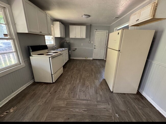 Building Photo - 2833 Walmar Dr