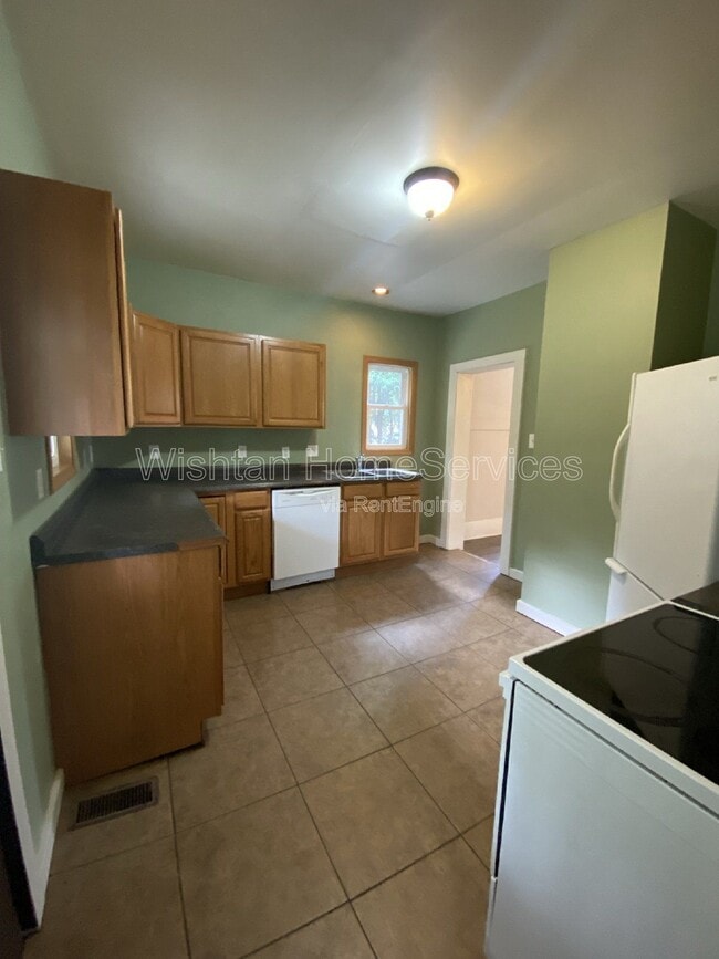 Building Photo - 405 W Murray St