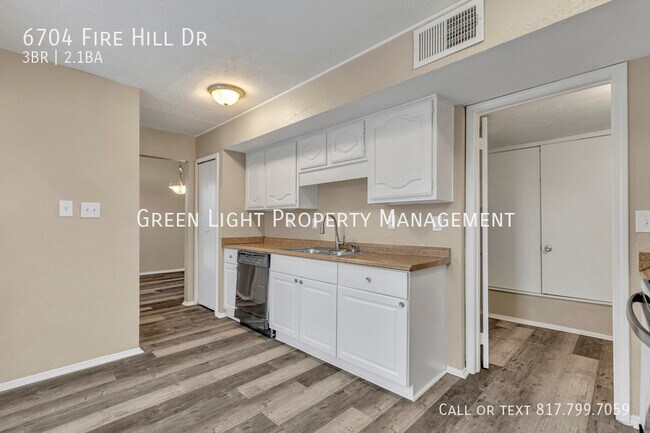 Building Photo - 6704 Fire Hill Dr
