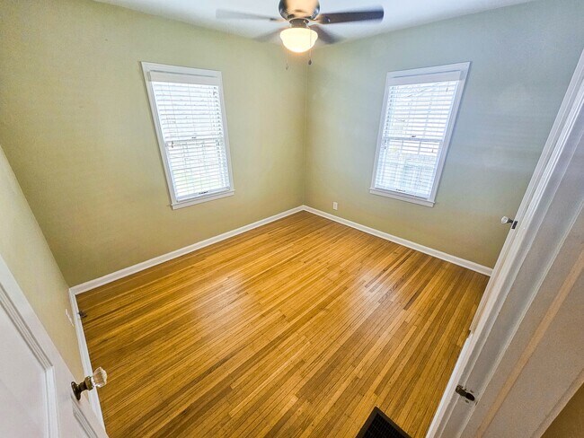 Building Photo - 5352 Crittenden Ave