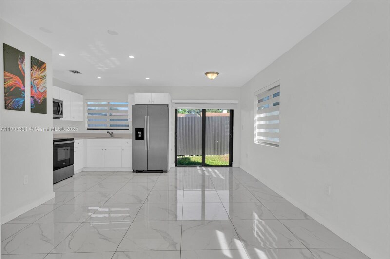 Building Photo - 2490 NW 44th St