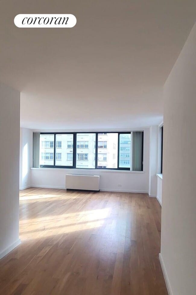 Building Photo - 515 E 72nd St