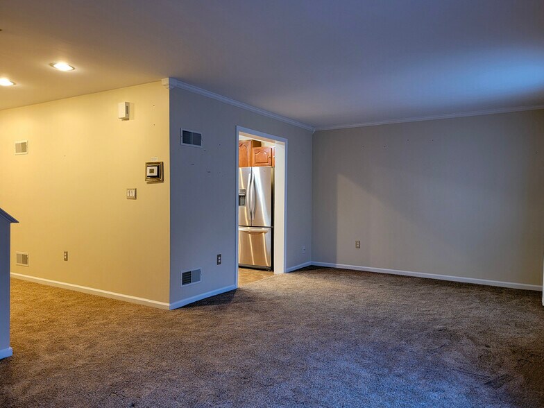 Building Photo - 26 Heron Dr