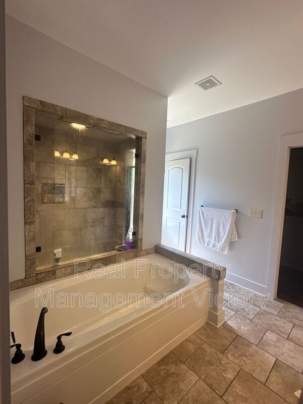 Building Photo - 1089 Garnet Dr