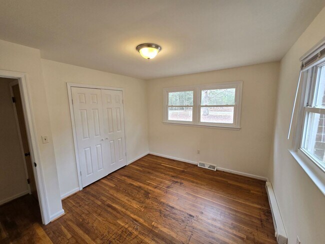 Building Photo - DUPLEX - 2 BR in Prince George County