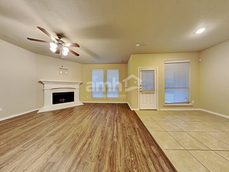 Building Photo - 4525 Lacewood Dr