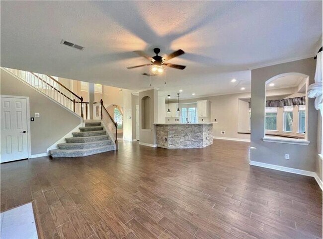 Building Photo - 16407 Stone Prairie Dr