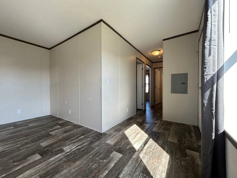 Building Photo - 18 Skeena St