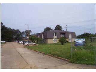 Primary Photo - 108 Martin Luther King Ave