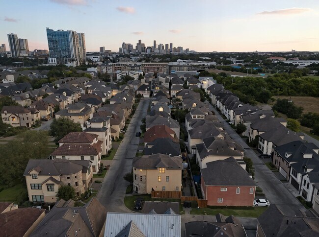 Building Photo - 6343 Mystic Bridge Dr