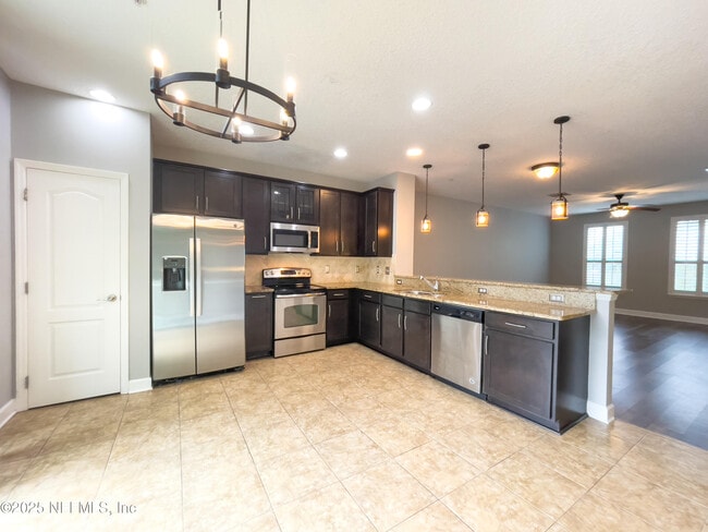 Building Photo - 4455 Ellipse Dr