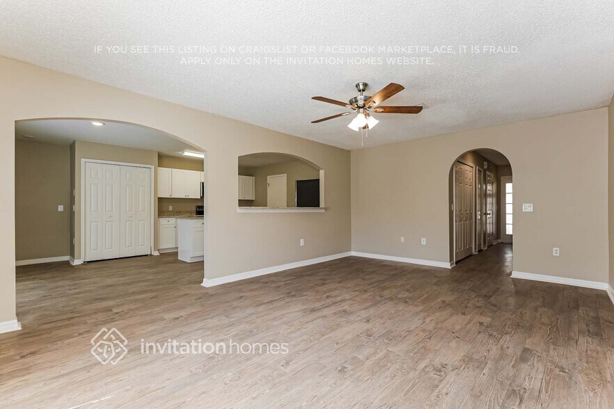 Building Photo - 6210 Calamari Pl